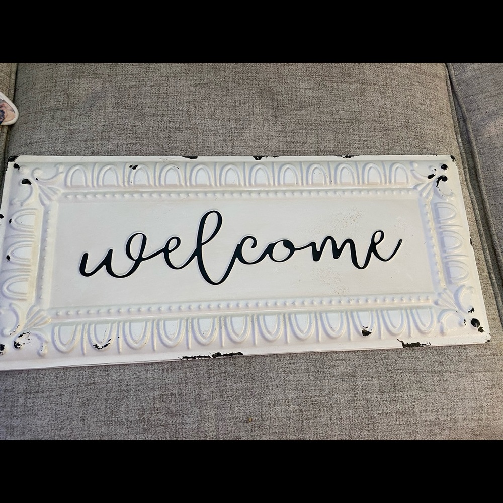 Welcome sign wall decor